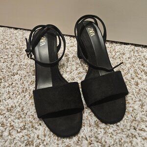 Zara elegant woman's sandals size 7